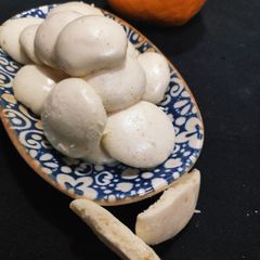 A picture of Citrus Meringues.