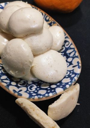 A picture of Citrus Meringues.