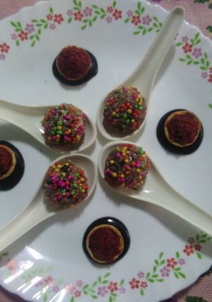 A picture of Chocolate balls stuffed left over gajar ka halwa.