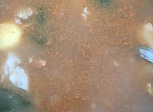 Una foto de Caldo para recuperarse después de la noche anterior