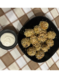 Foto di Polpette di melanzane con semi di sesamo 🍆🧆