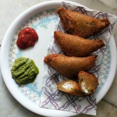 A picture of Dahi ke shole.