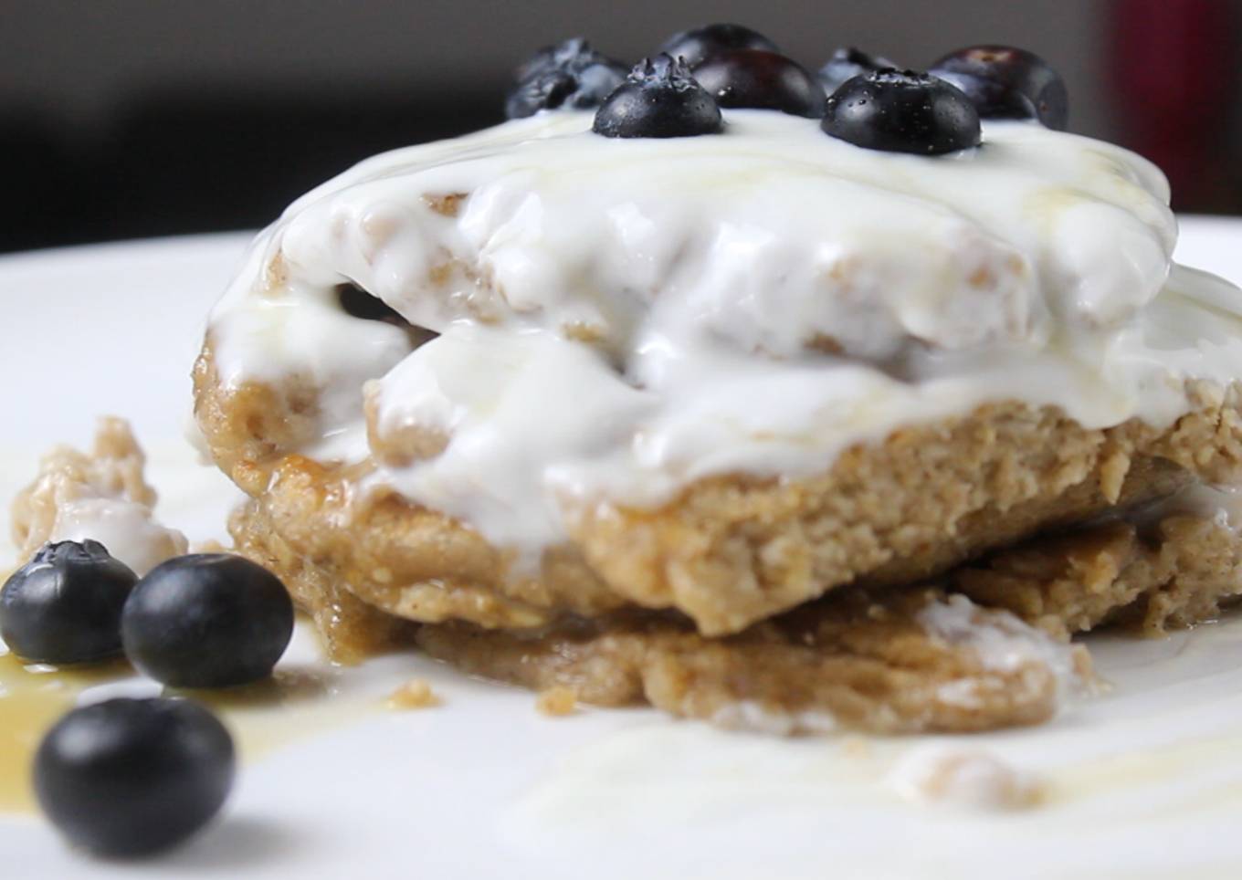 Tortitas de avena con yogur de coco 👉 Desayunos veganos fáciles