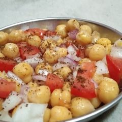 A picture of Chana Chat.