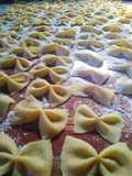 Pastas mariposas o corbatitas