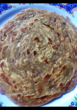 A picture of Onion paratha.