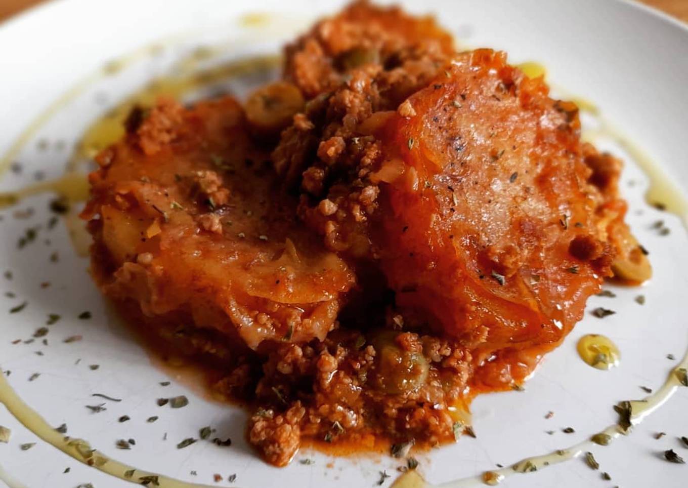 Patatas a la importancia con picadillo cubano