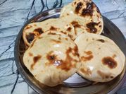 A picture of besan and wheat roti