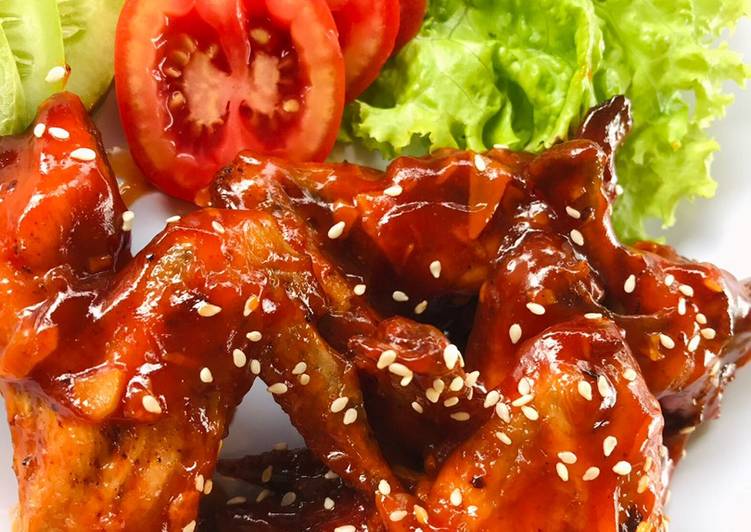 Bagaimana Menyiapkan Sweet and spicy chicken wings yang Menggugah Selera