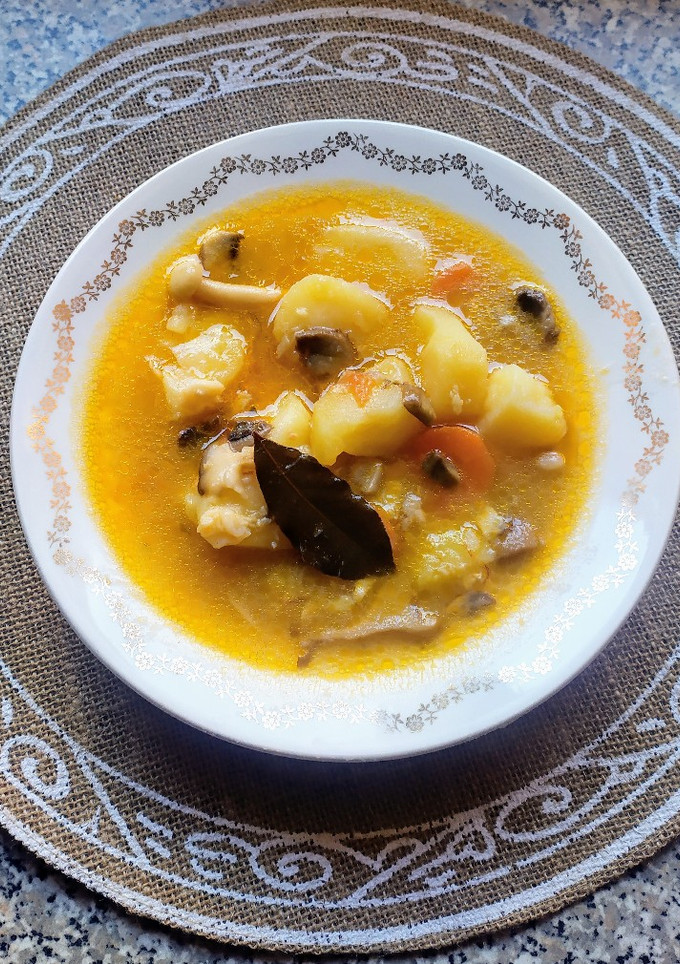 Una foto de Patatas con migas de bacalao y setas