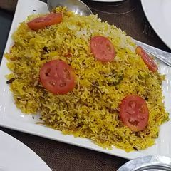 A picture of Chicken biryani.