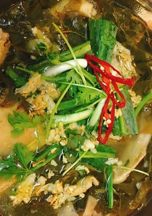 Hình của món Canh Gà Nấu Lá Giang.