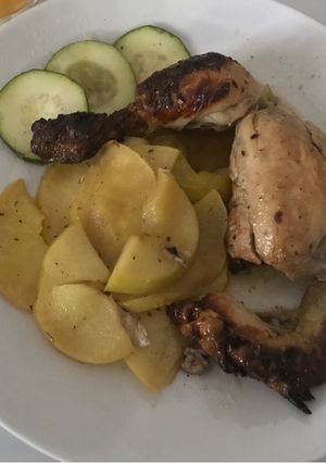 Foto principal de Pollo de urgencia con manzana y calabacín