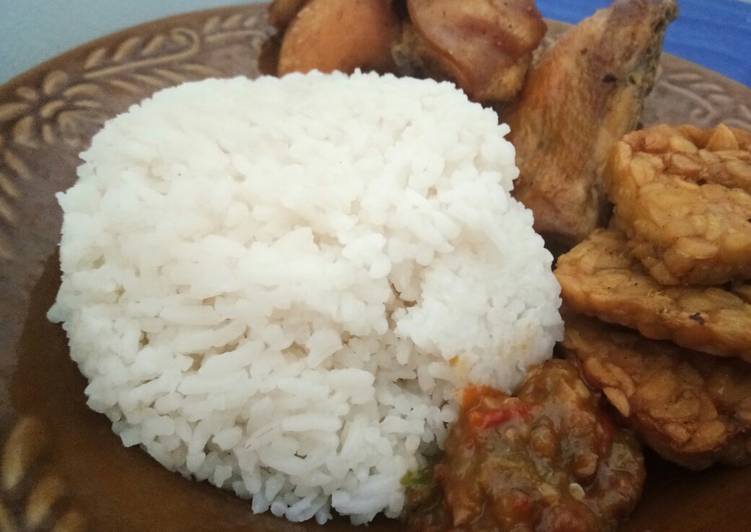 Nasi uduk simpel (pakai rice cooker)