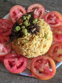 महाराष्ट्रीयन मसाले भात (masale bhaat recipe in marathi) रेसिपी चे मुख्य फोटो