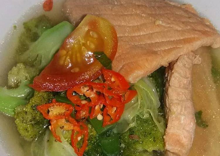  Resep Sop Ikan Salmon  oleh Putri Fatya Nabilla Cookpad