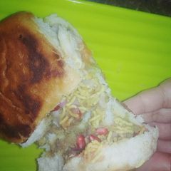 A picture of Dabeli.