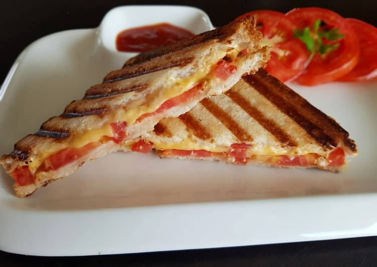 Recipe of Delicious Tomato and Cheese Grilled Sandwich