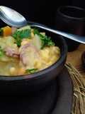 Potaje de garbanzos y longaniza y patatas