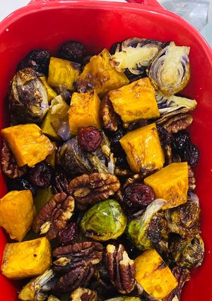 Hình của món Rau Củ Quả Nướng🎃chay 🌱🍃: Bắp Cải tí hon - Bí đỏ - Quả - Hạt.