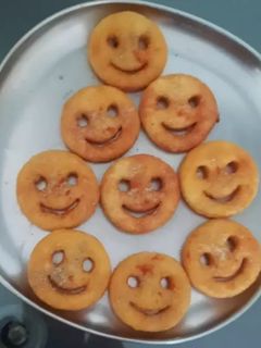 पोटैटो स्माइली(potato smiley recipe in hindi) रेसिपी मुख्य फोटो