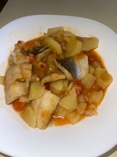 Una foto de Patatas guisadas con merluza