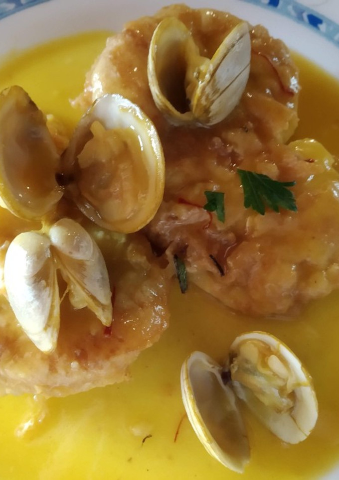 Una foto de Rape en salsa de azafrán