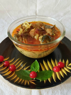 પંજાબી કઢી વીથ મેથીના પકોડા (Punjabi Kadhi With Methi Pakora Recipe In Gujarati) રેસીપી મુખ્ય ફોટો