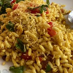 A picture of BHEL puffed rice appetizer!.
