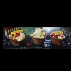 A picture of Dessert cups.