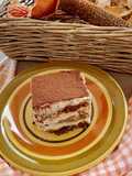 Quick Eggless Tiramisu with Chocolate Chips 🍫