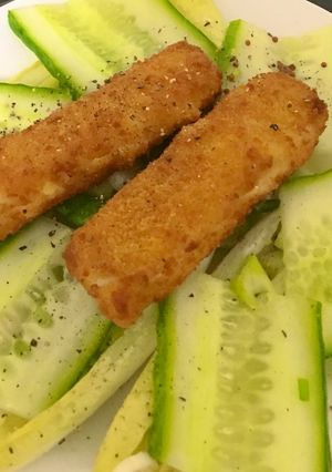 A picture of Fish Finger Salad.