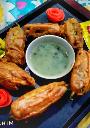 A picture of Potato Stuffed Chilli Pakoray.