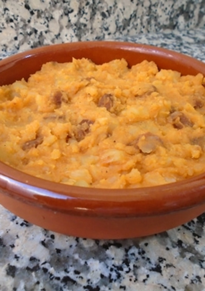 Una foto de Patatas revolconas, patatas meneás o patatas removidas