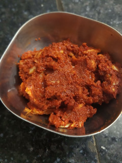 લસણ ની ચટણી (Garlic Chutney Recipe In Gujarati) રેસીપી મુખ્ય ફોટો