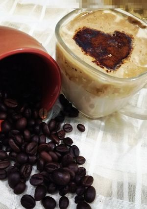 कैपिचिनो कॉफी (Cappuccino coffee recipe in hindi) रेसिपी मुख्य फोटो