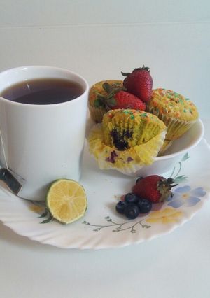 A picture of Lemon blueberry cupcakes with lemon tea #authourmarathon.