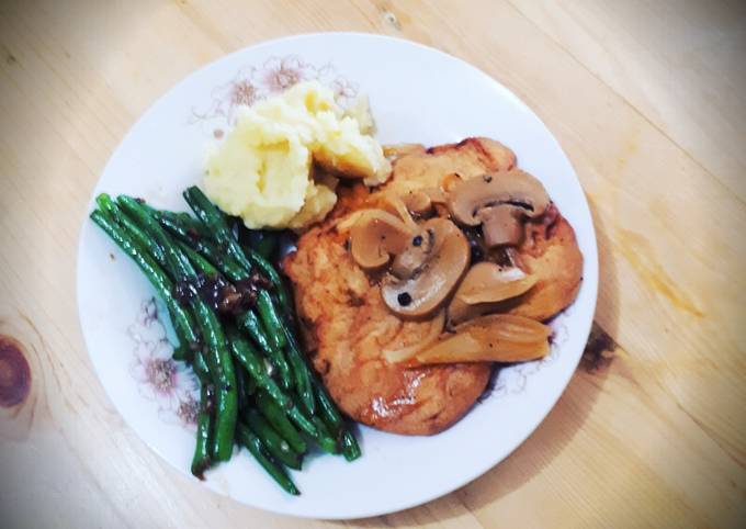 Cara Gampang Membuat Fried Chicken Steak with Mushroom Sauce, Bisa Manjain Lidah