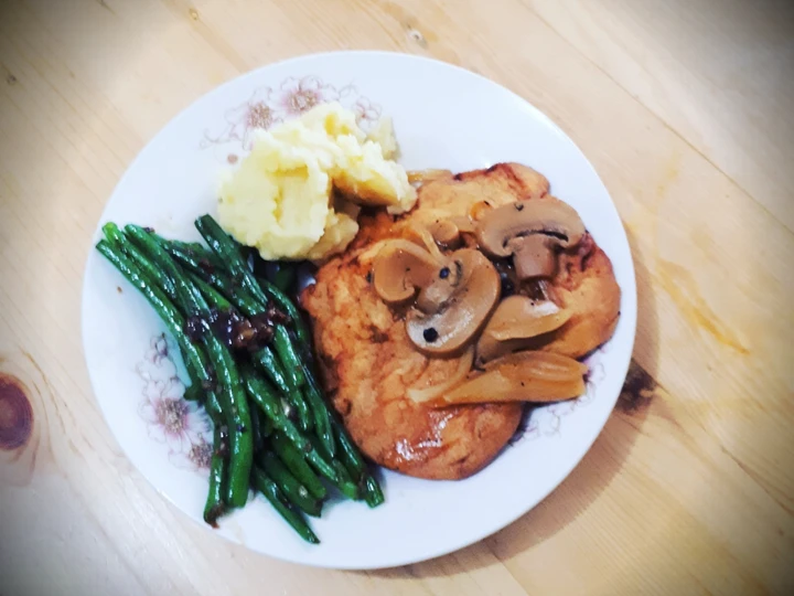 Cara Gampang Membikin Resep Fried Chicken Steak with Mushroom Sauce yang  Bikin Ketagihan Anti Ribet, Lezat Sekali