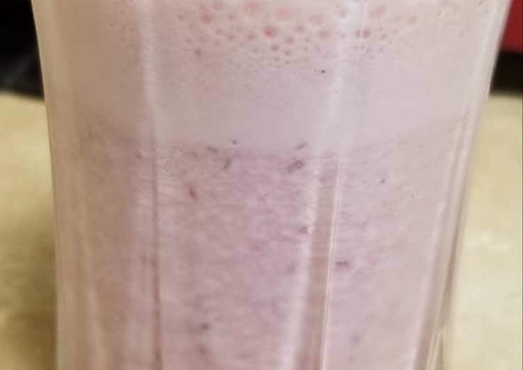 Easiest Way to Prepare Ultimate Strawberry smoothie