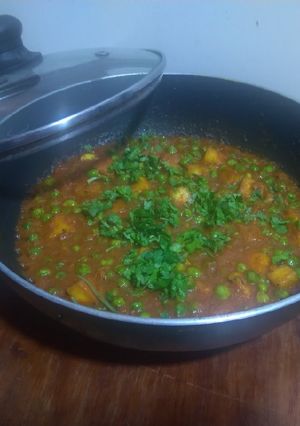 मटर पनीर (matar paneer recipe in Hindi) रेसिपी मुख्य फोटो