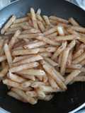 Pennette con filetti di alici e mollica