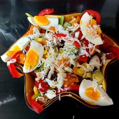 A picture of My Avocado, 2 Cheese & Everything Salad 😉.
