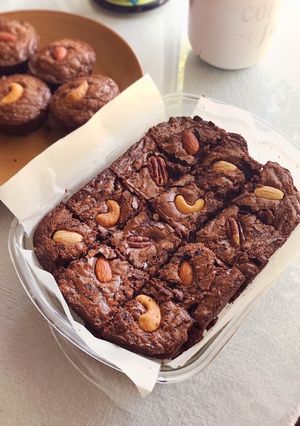 A picture of Fudge Nuts Chocolate Brownie <3.