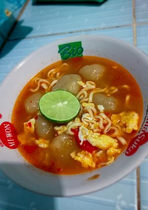 Foto resep Cilok goang pedas / Cilok kuah segar topping mie