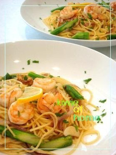 A picture of Shrimp and Asparagus Lemon Flavored Pasta.