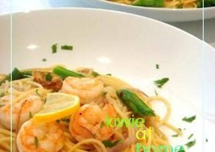 Simple Way to Make Ultimate Shrimp and Asparagus Lemon Flavored Pasta