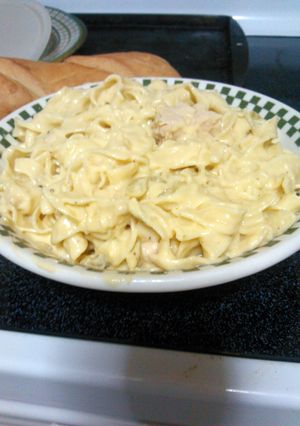 A picture of Kek's EZ Chicken Noodles.