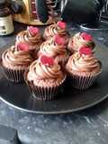 fluffy choclate Valentine's cup cakes
