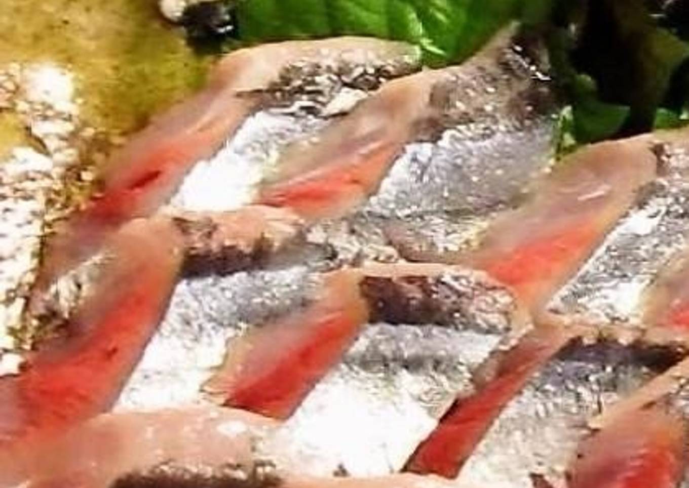 How to Break Down Pacific Saury for Fresh Sashimi at Home